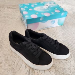 Soda black sneaker shoes, size 6.